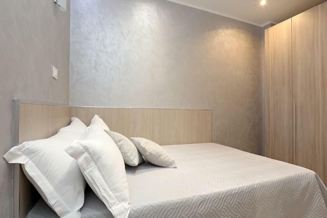 Adorasuite 2 Roma Dış mekan fotoğraf